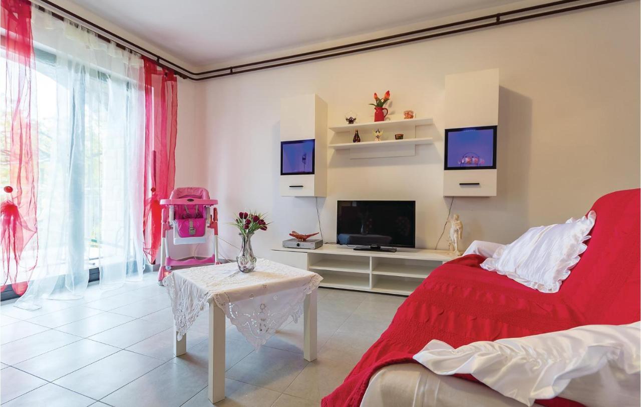 3 Bedroom Beautiful Apartment In เมดูลิน ภายนอก รูปภาพ
